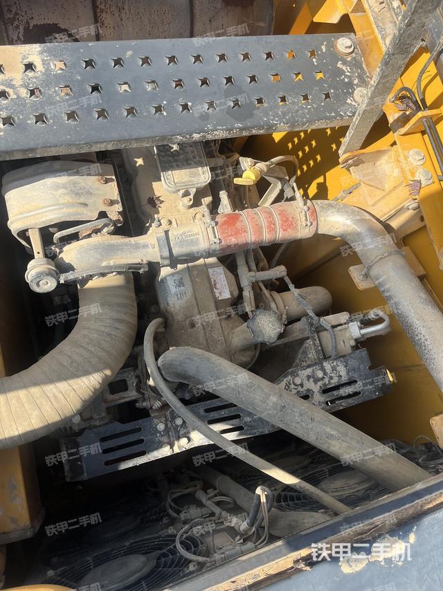 发动机室（上车部件）