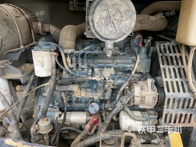 发动机室（上车部件）