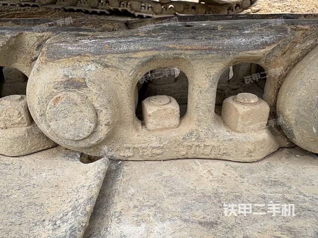 左驅(qū)動輪（行走機(jī)構(gòu)）