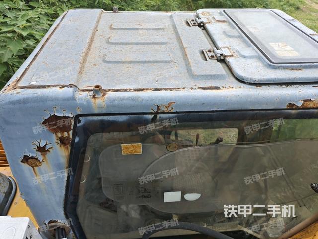 驾驶室顶部（整机外观）