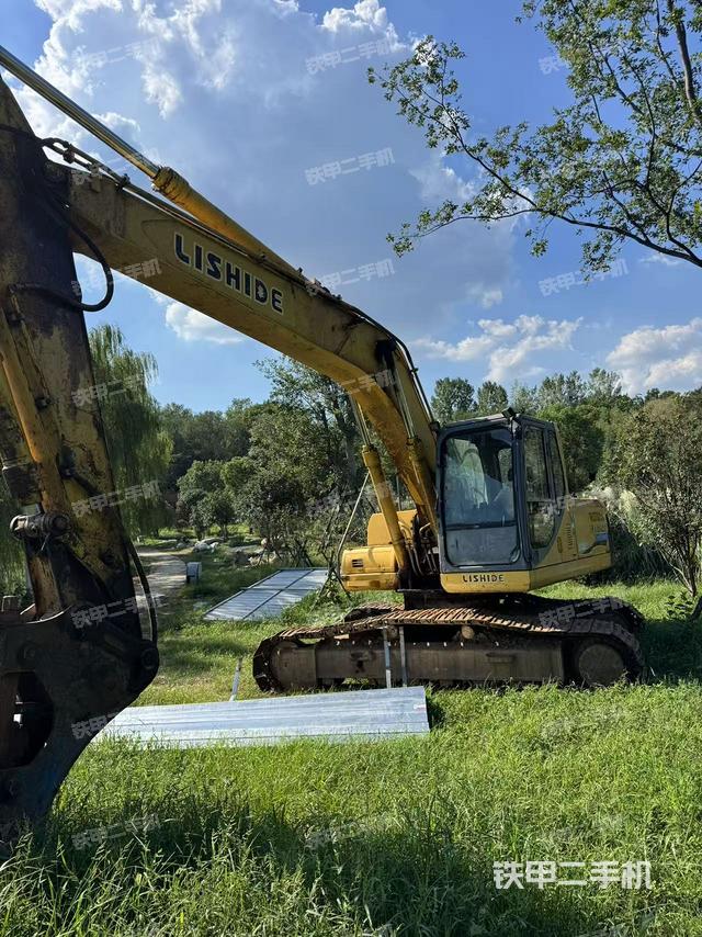 单侧履带整体（整机外观）