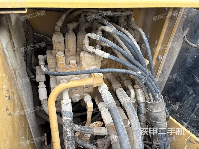 回轉(zhuǎn)馬達(dá)（上車部件）