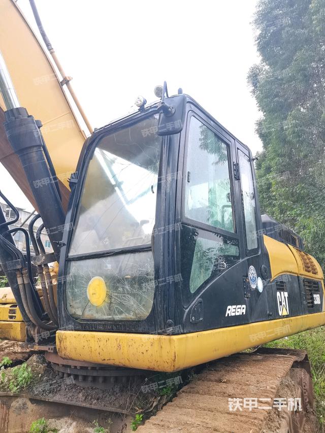 驾驶室左前45度（驾驶室部分）