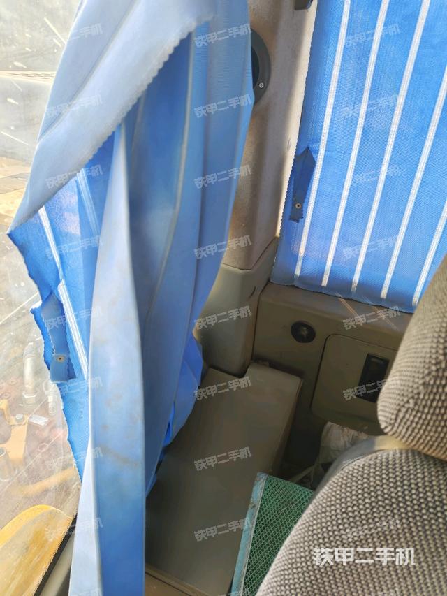 座椅左側(cè)控制臺/音響/含左手柄（駕駛室部分）