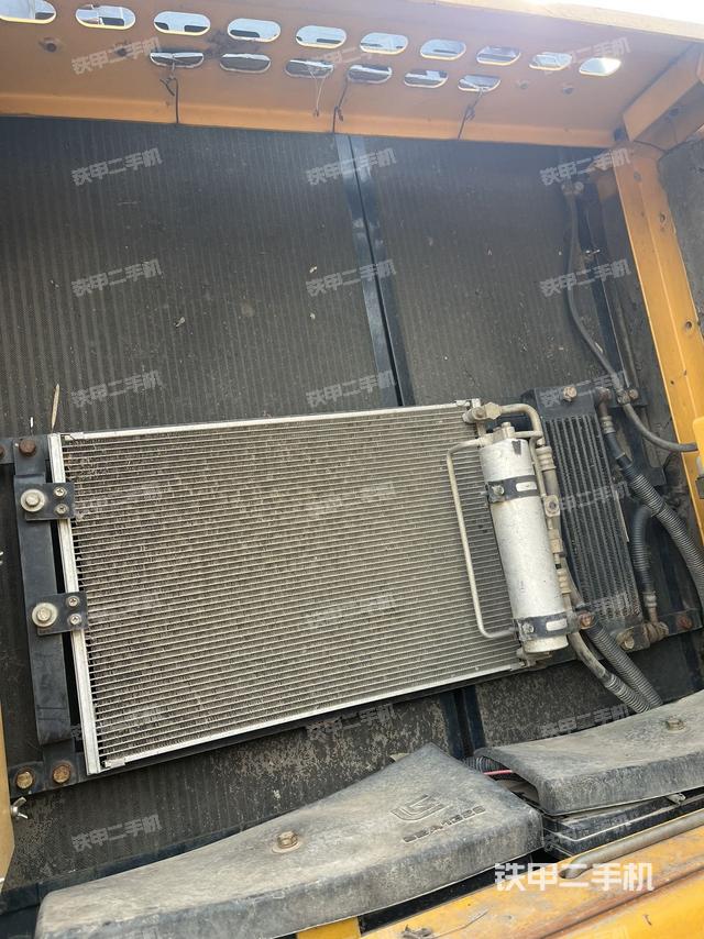 散熱器正面（大件艙室）