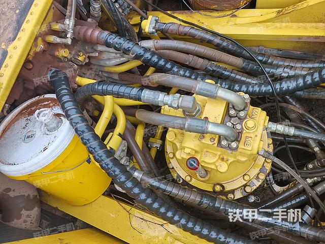 回轉(zhuǎn)馬達和主控閥（整機外觀）