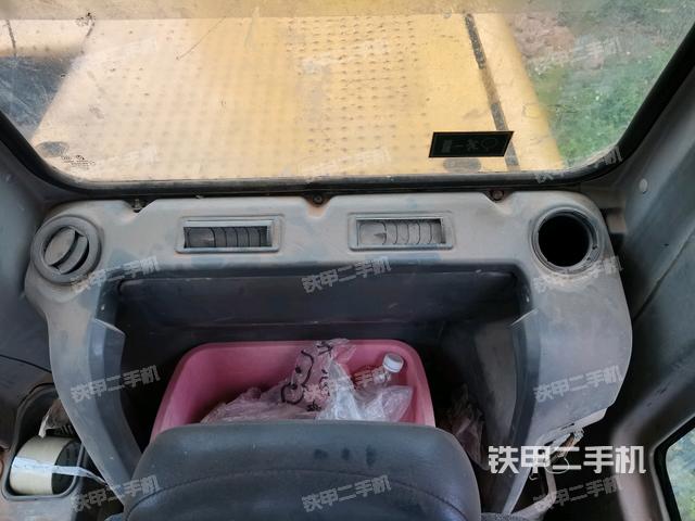 座椅后部（驾驶室部分）