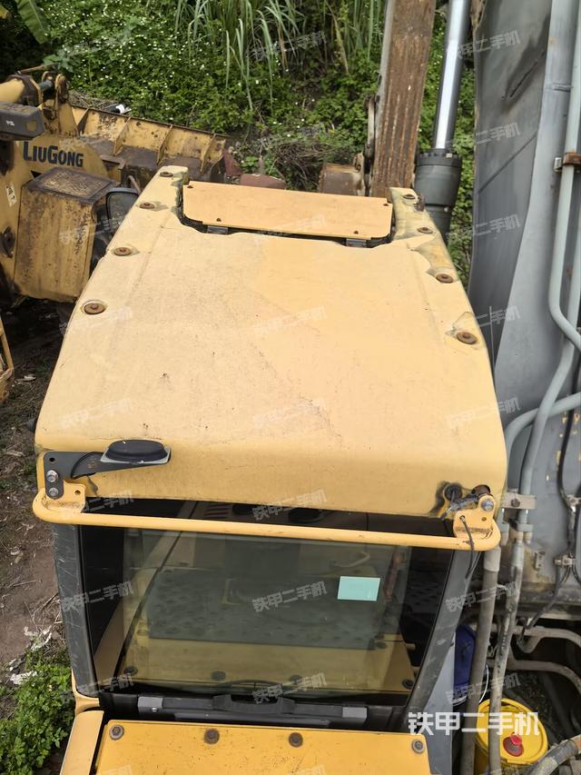 駕駛室頂部（整機(jī)外觀）