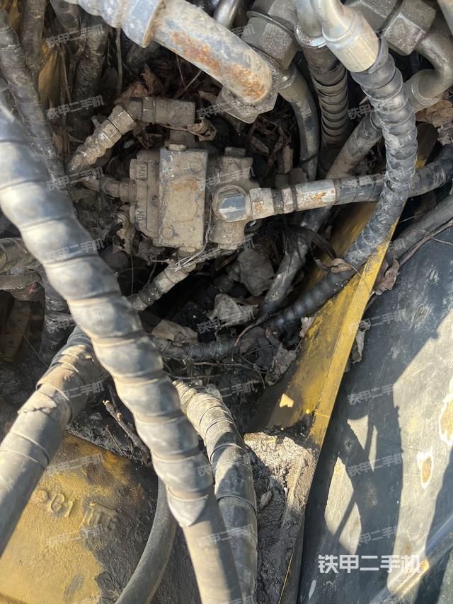 回轉(zhuǎn)馬達(dá)（上車部件）