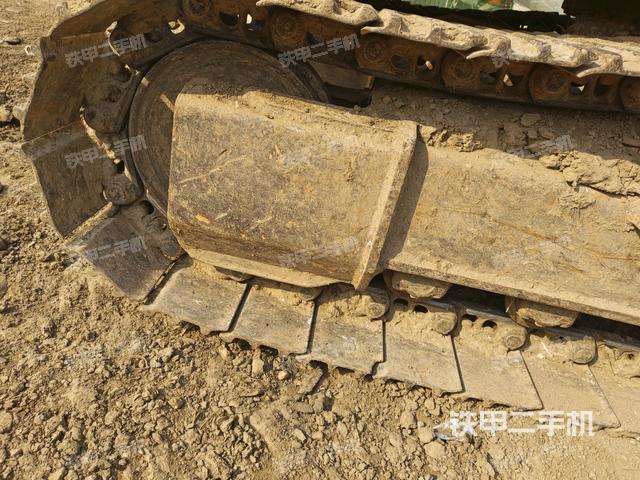 右驅(qū)動輪（行走機(jī)構(gòu)）