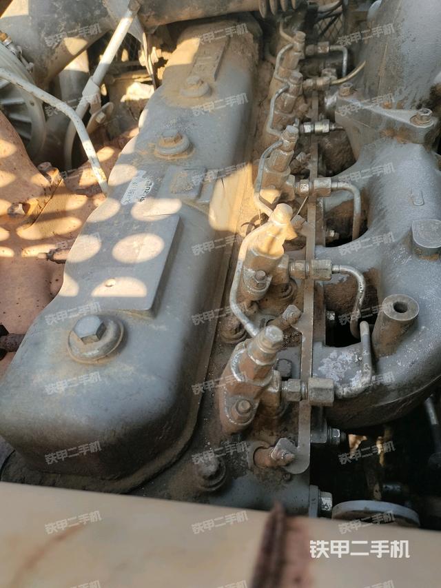 發(fā)動(dòng)機(jī)室（上車(chē)部件）