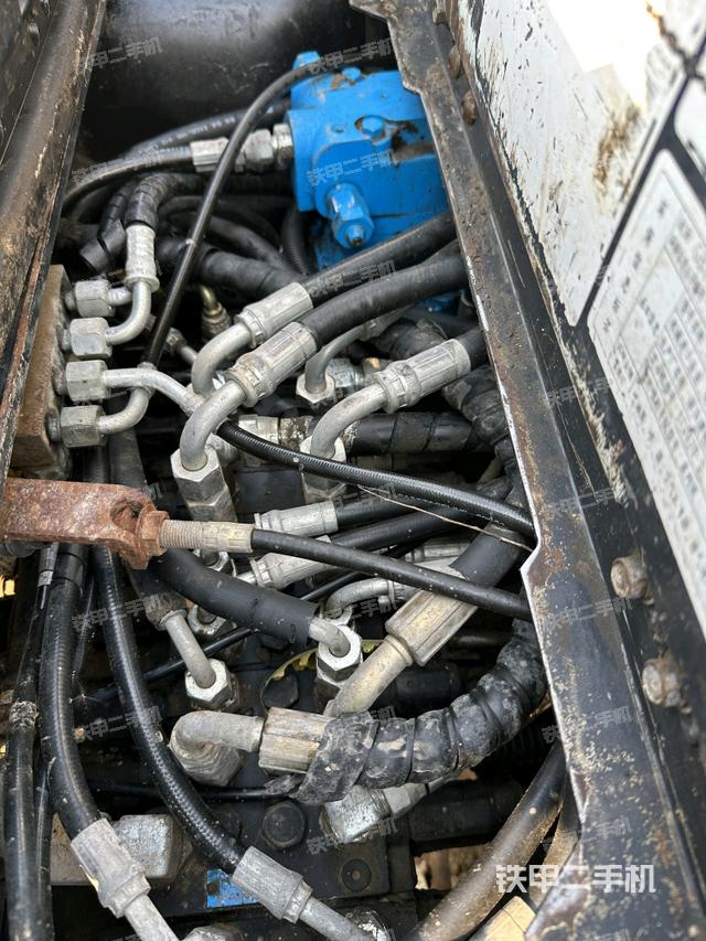 駕駛室頂部（整機(jī)外觀）