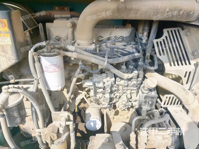 發(fā)動(dòng)機(jī)室（上車(chē)部件）