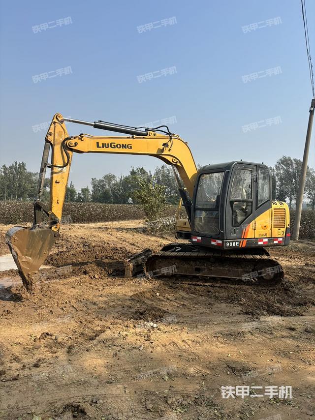 驾驶室整体（整机外观）