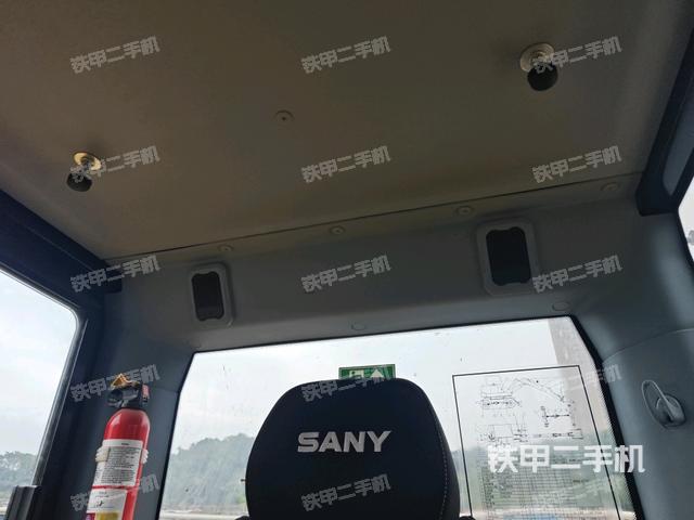 座椅后部（驾驶室部分）