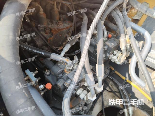 回轉馬達和主控閥（整機外觀）