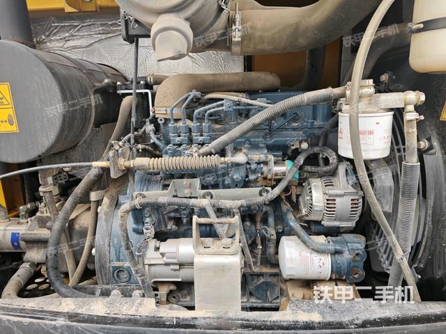 发动机室（上车部件）