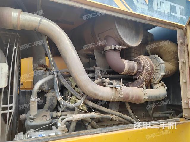 发动机左侧（整机外观及大件）