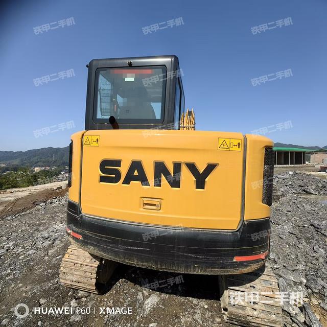 驾驶室顶部（整机外观）