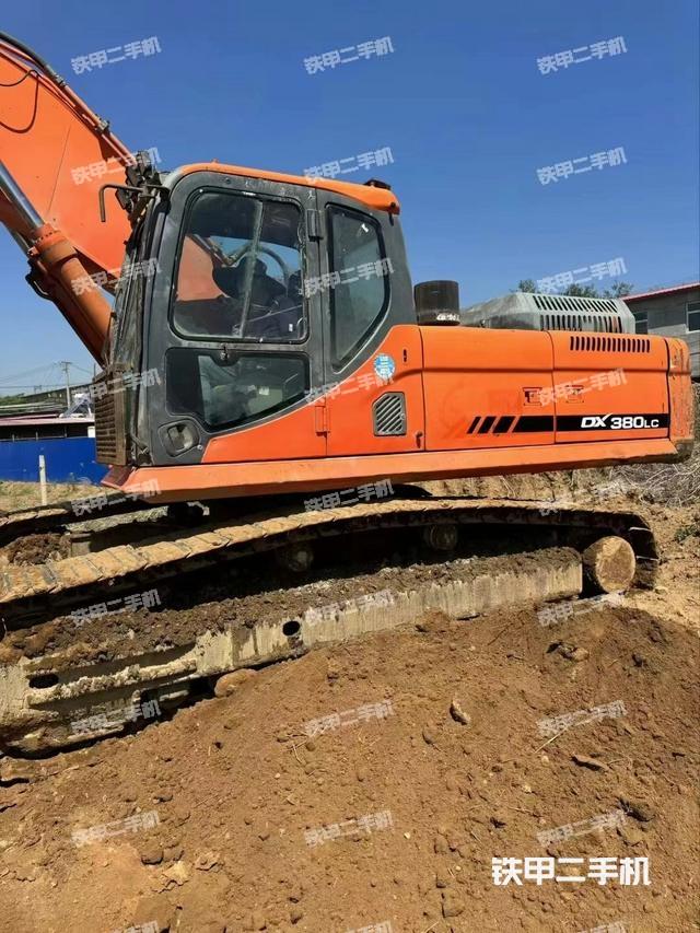 驾驶室顶部（整机外观）