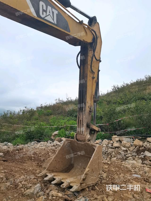 小臂整体右前（工作和回转装置）