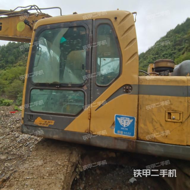 驾驶室整体（整机外观）