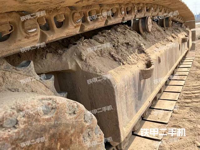 單側(cè)履帶整體（整機(jī)外觀）