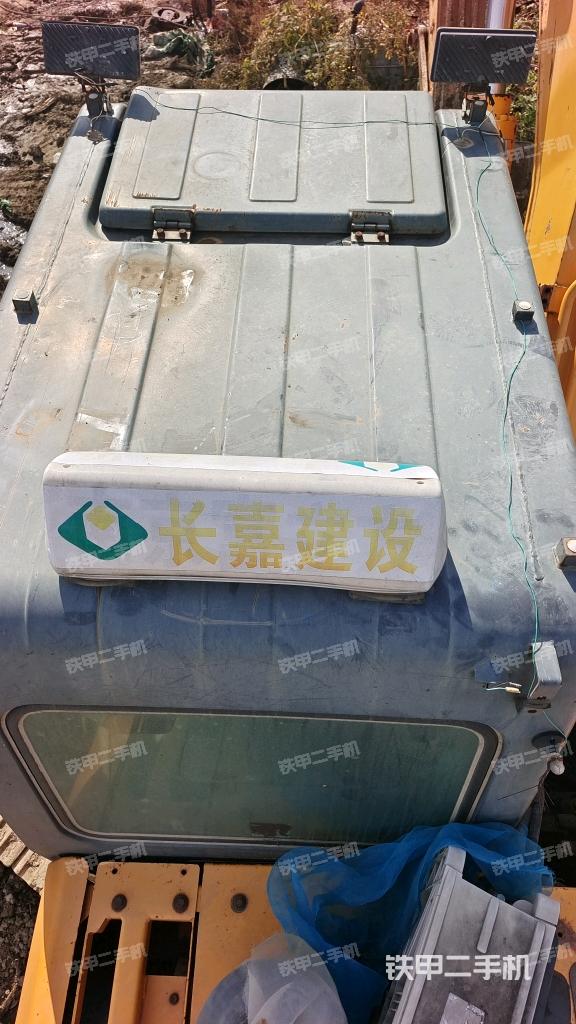 驾驶室顶部（整机外观）