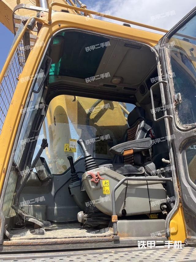 驾驶室整体（整机外观）