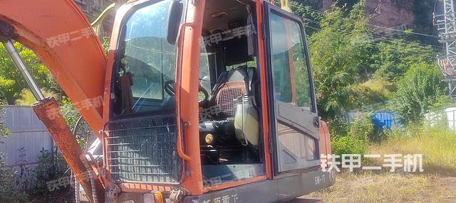 驾驶室整体（整机外观）