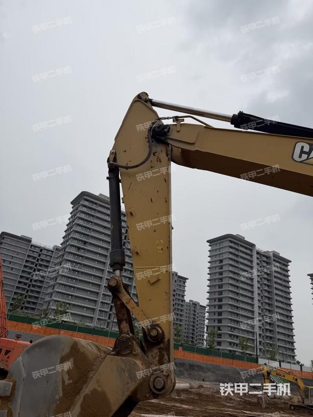 小臂整体左后（工作和回转装置）