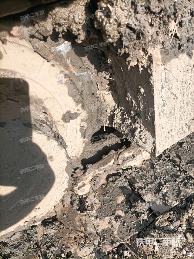 右驱动轮（行走机构）