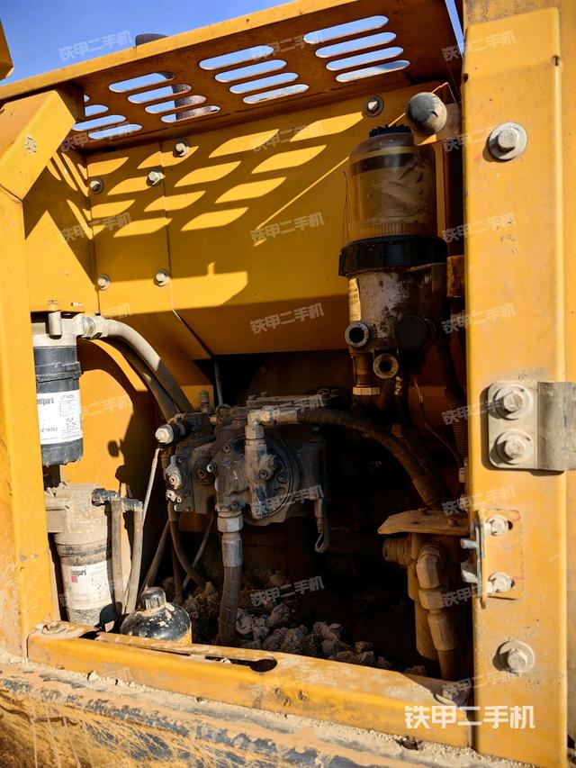 液壓泵斜45?左（大件艙室）