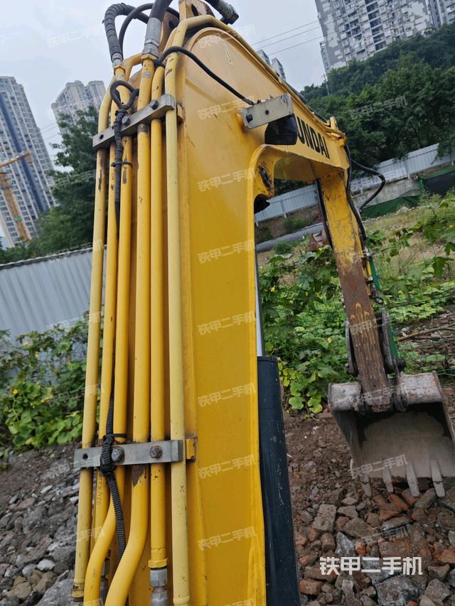 大臂背部俯视（工作和回转装置）