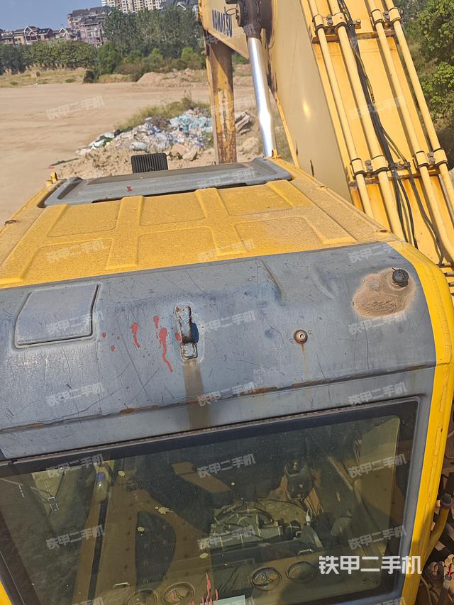 驾驶室顶部（整机外观）