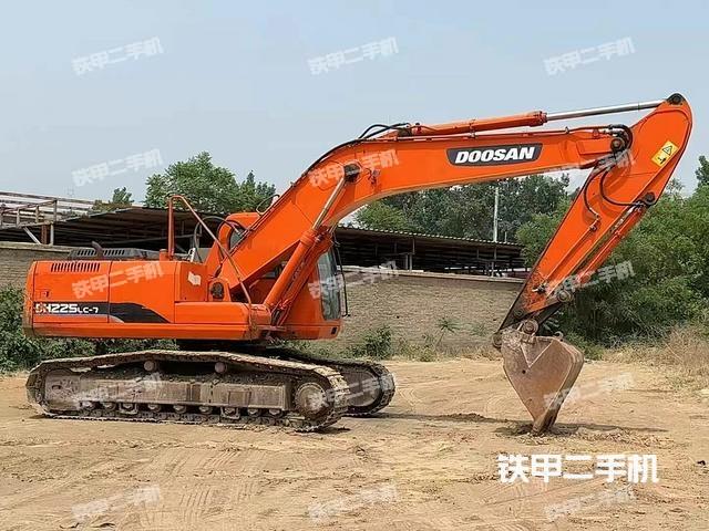 单侧履带整体（整机外观）