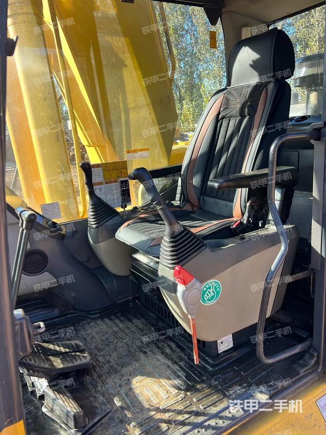 駕駛室整體（整機(jī)外觀）