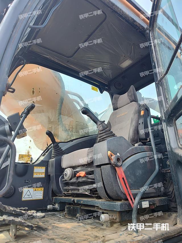 驾驶室整体（整机外观）