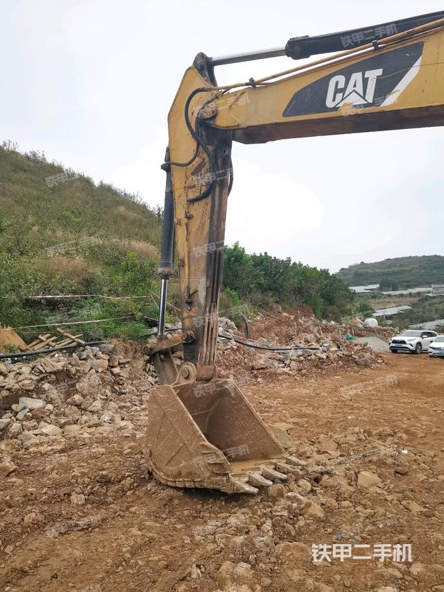 小臂整体左后（工作和回转装置）