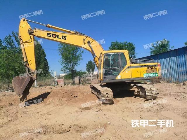 山東臨工LG6225E挖掘機(jī)