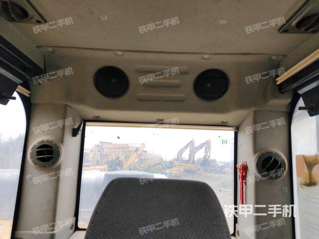 后窗玻璃角標（駕駛室部分）