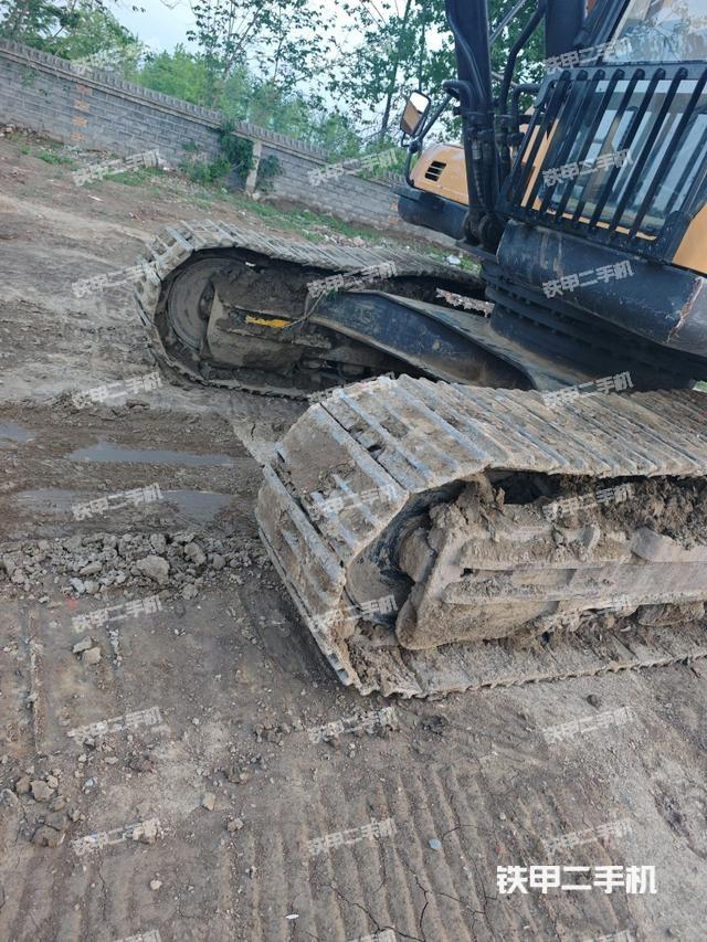 單側(cè)履帶整體（整機(jī)外觀）