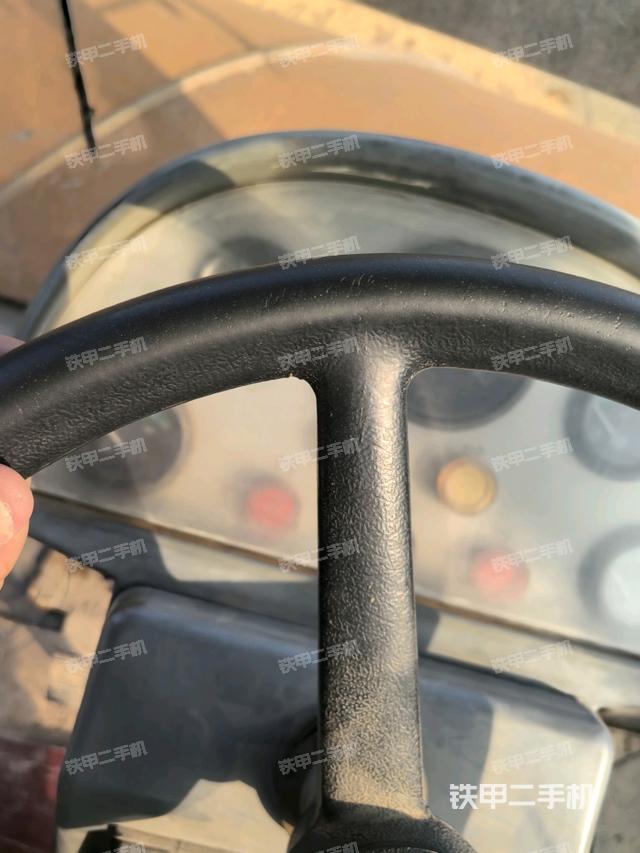 仪表盘全景（压路机驾驶室）