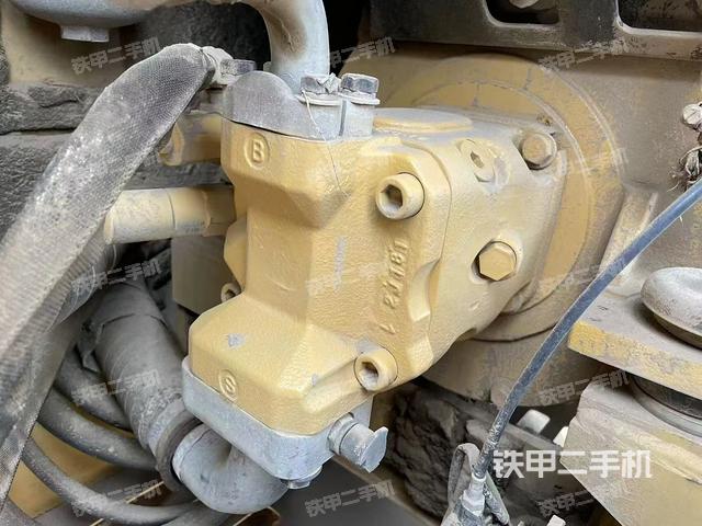 液壓泵艙室正面整體（整機(jī)外觀）