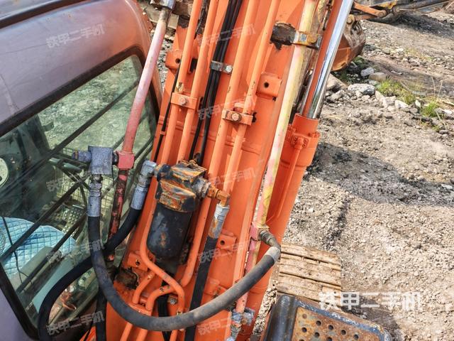 大臂背部俯视（工作和回转装置）