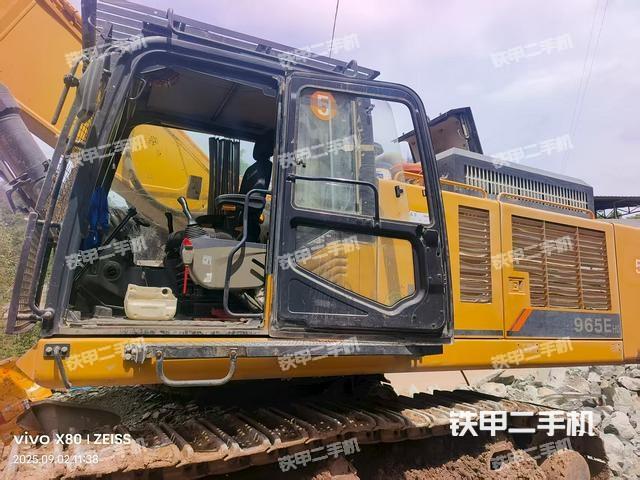 驾驶室整体（整机外观）