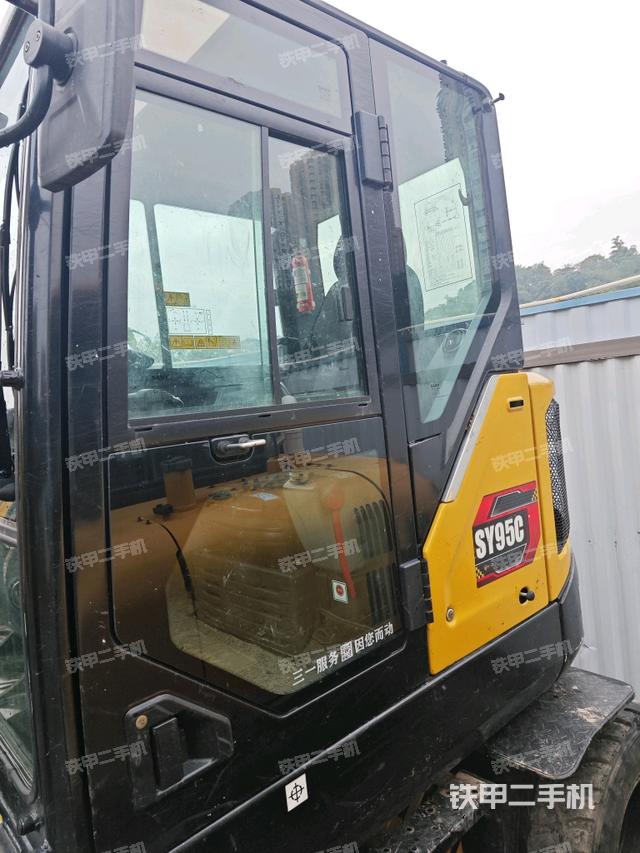  驾驶室正侧（驾驶室部分）