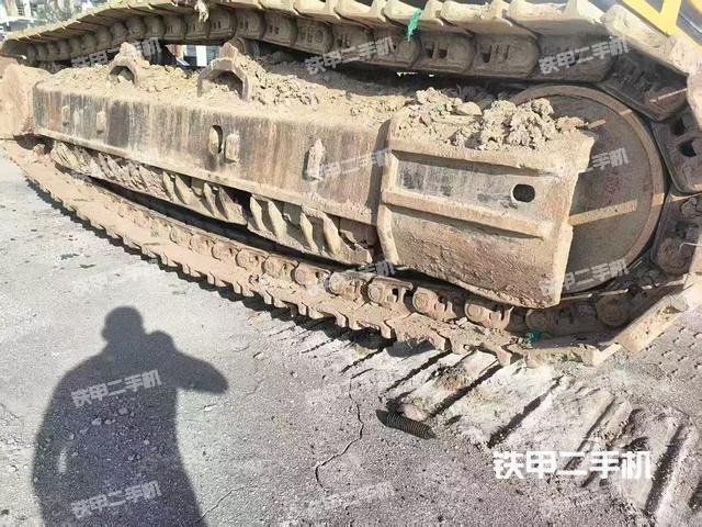 單側(cè)履帶整體（整機(jī)外觀）