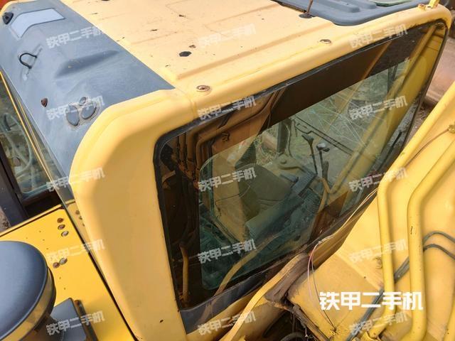 驾驶室顶部（整机外观）