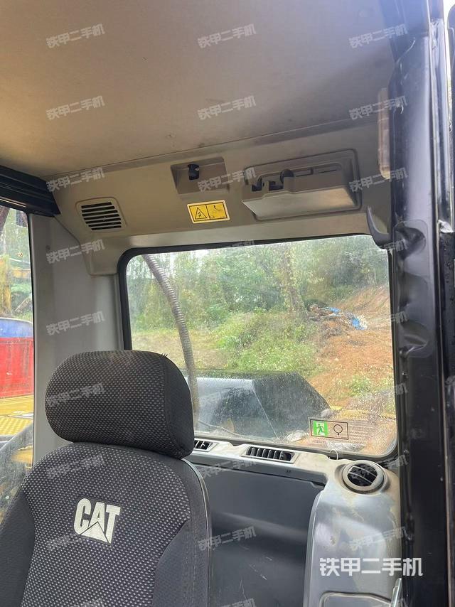 座椅左侧控制台/音响/含左手柄（驾驶室部分）